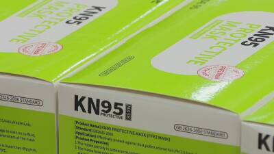 Camden officials distribute KN95 masks, as slow rollout of free masks nationwide begins - fox29.com - state New Jersey - county Camden