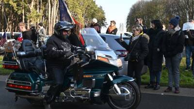 Emmanuel Macron - French 'Freedom Convoys' head towards Paris - rte.ie - France - Canada