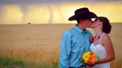 Whirlwind romance follows after tornado crashes Kansas couple's wedding - fox29.com - state Kansas - county Harper
