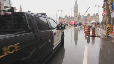 Kamil Karamali - Police in Ottawa begin removal of blockades and protesters - globalnews.ca - city Ottawa