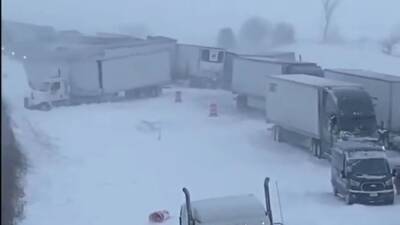 Illinois pileup with 100+ vehicles shuts down I-39 for hours amid winter storm - fox29.com - state Illinois - city Chicago - county El Paso