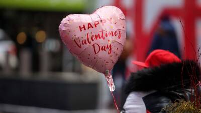 Valentine's Day 2022: Spending expected to near $24B - fox29.com - city New York