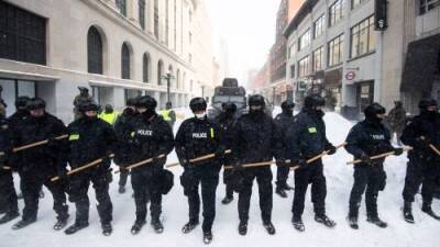 Ottawa police use anti-riot weapons on convoy protesters, arrest 170 total - globalnews.ca - city Ottawa