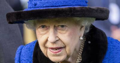 Buckingham Palace - queen Elizabeth - prince Charles - Queen, 95, tests positive for Covid-19 and is 'experiencing mild cold symptoms' - ok.co.uk - Britain