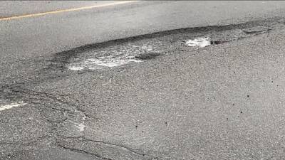Hank Flynn - Lower Merion - Local motorists try to swerve potholes, avoid costly repairs - fox29.com - state Pennsylvania - city Philadelphia