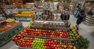 As costs rise, majority of Canadians are changing their food-buying habits, survey finds - globalnews.ca - Canada