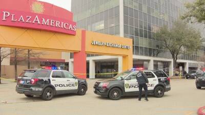 Officer killed, suspect dead following shooting at PlazAmericas Mall in southwest Houston - fox29.com - city Houston - Houston