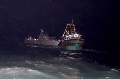 02 Indian trawlers seized & 22 Indian fishermen arrested in Sea of Sri Lanka - newsfirst.lk - India - Sri Lanka