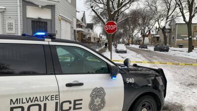 Milwaukee Police District 5 shooting; suspect fired at officers - fox29.com - city Milwaukee