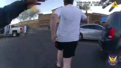 Fentanyl, guns, cash seized following foot pursuit of man in Phoenix parking lot - fox29.com - state Arizona - city Phoenix - Mexico