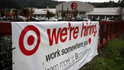 Justin Sullivan - Target could raise workers pay up to $24 an hour this year - fox29.com - New York - city New York - state California - city Minneapolis