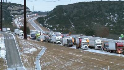 Icy conditions strand hundreds of vehicles on I-10 in Texas for hours - fox29.com - state Texas