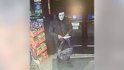 Knife-wielding masked suspect wanted in Chester County convince store robbery - fox29.com - county Chester - Turkey