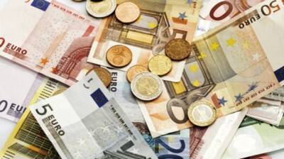 Wage support rates to be reduced further from today - rte.ie - Ireland