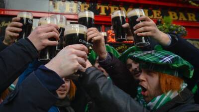 Patrick - St. Patrick’s Day: Residents of these US states spend, and swig, the most at the pub - fox29.com - New York - Usa - Ireland - state Illinois - state Florida - city Las Vegas - state Nevada - state Minnesota - state Pennsylvania - state New Jersey - state Massachusets - state Missouri - state Mississippi - state Michigan