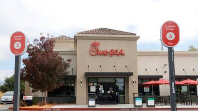 Justin Sullivan - Chick-fil-A to turn used cooking oil into fuel in partnership with Darling Ingredients - fox29.com - state California - Canada - county Park