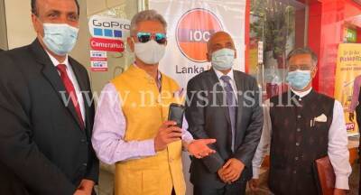 S.Jaishankar - Indian External Affairs Minister goes to LIOC filling station in Colombo - newsfirst.lk - India - Sri Lanka