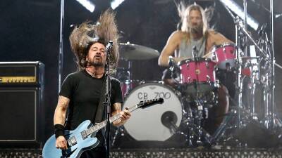 Dave Grohl - Alanis Morissette - Foo Fighters cancel all concert dates following drummer's death - fox29.com - Usa - Italy - Germany - Spain - Britain - France - Los Angeles - city Las Vegas - city Boston - state North Carolina - state Maryland - Charlotte, state North Carolina - Portugal - city New Orleans - Chile - Raleigh, state North Carolina