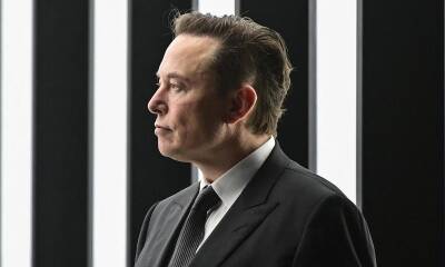 Elon Musk - Elon Musk contracts COVID for second time as Tesla suspends production in Shanghai - us.hola.com - city Shanghai