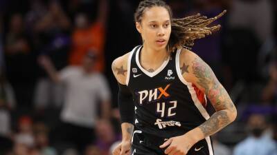 Brittney Griner - Phoenix Mercury's Brittney Griner jailed in Russia after vapes found in luggage: reports - fox29.com - New York - Usa - city New York - state Arizona - Russia - city Moscow - city Phoenix, state Arizona