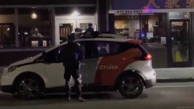 Video: Driverless car pulled over by San Francisco police - fox29.com - San Francisco - city Richmond - city San Francisco