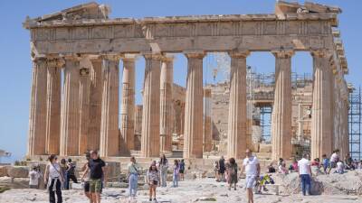 Greece lifts Covid curbs for summer tourism season - rte.ie - Germany - Britain - Eu - Greece