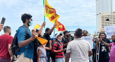 Sri Lankans - Mahinda Rajapaksa - Sri Lankans protesting in Galle Face reject PMs offer for talks; vow to continue - newsfirst.lk - Sri Lanka