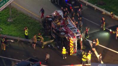 3 firefighters injured after fire engine overturned in collision on I-295 in Delaware - fox29.com - state Delaware - county New Castle