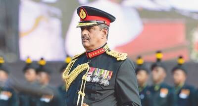 Shavendra Silva - Sarath Fonseka - ‘Re-think before acting on unlawful orders’ – Field Marshal to Sec Def. & Army Com. - newsfirst.lk - Sri Lanka