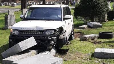 Woman crashes into 18 headstones during driving practice in cemetery - fox29.com - state Massachusets - state Wyoming