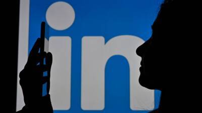 LinkedIn adds ‘Stay-at-Home Parent’ to list of job titles - fox29.com - Usa - Canada - state Arizona