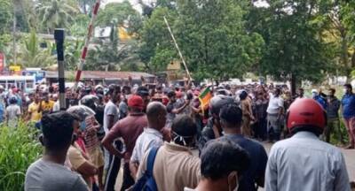 PROTEST: Multiple protests across Sri Lanka against Fuel Price Hike & Shortage - newsfirst.lk - Sri Lanka - county Price