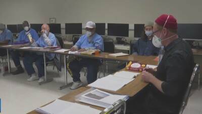 1st of its kind: Accredited college offered at San Quentin state prison - fox29.com - Usa - county Oakland