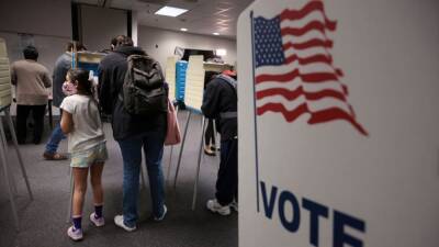 Chip Somodevilla - Bill would require eligible US citizens to vote in general elections or face fine - fox29.com - Usa - Washington - state Texas - state Virginia - county Fairfax
