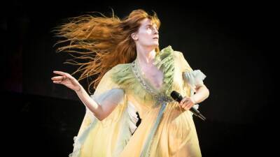 Florence + The Machine dedicates new music video filmed in Kyiv to Ukrainians - fox29.com - Britain - Russia - city London - county Park - county Florence - county Hyde - Ukraine