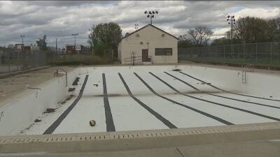'Critical resource': Philadelphia officials actively recruit lifeguards for all community pools - fox29.com - county Johnson