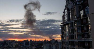 Antonio Guterres - Volodymyr Zelenskyy - Large explosions rock Kyiv after UN chief meets with Ukraine’s Zelenskyy - globalnews.ca - Russia - Ukraine