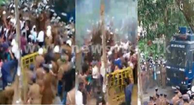 Tear Gas & Water Cannons to disperse student protest in Peradeniya - newsfirst.lk - Sri Lanka