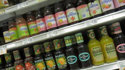 AriZona iced tea keeps 99-cent can price despite surging inflation; Co-founder says consumers deserve a break - fox29.com - state Arizona