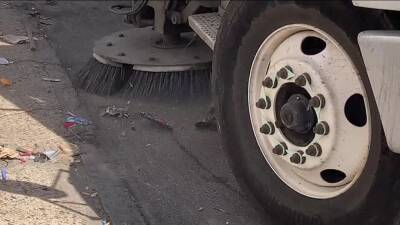 Williams - Move it or lose it: Philadelphia asks drivers to make way for street sweepers or face fines - fox29.com - city Philadelphia