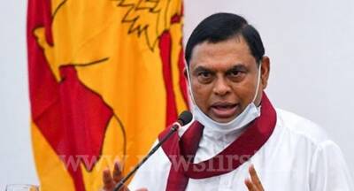 Basil Rajapaksa - (VIDEO) Basil abruptly leaves Party Leaders meeting - newsfirst.lk