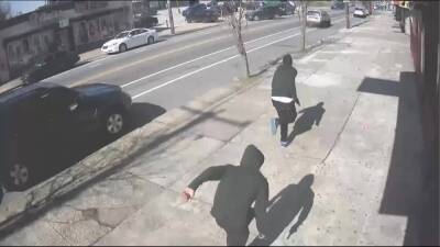 John Walker - Police searching for suspects accused of shooting at car, injuring 2 in West Oak Lane - fox29.com - Washington