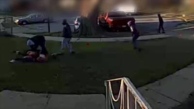 VIDEO: Suspects assault senior citizen during carjacking attempt in Maryland neighborhood - fox29.com - state Maryland - county Prince George