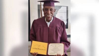 101-year-old earns honorary high school diploma after dropping out in the 1930s - fox29.com - state West Virginia - Britain - city Philadelphia - county Cooper - county Harper - county Jefferson