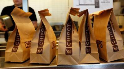 Chipotle tests tortilla chip-making robots to combat labor shortage - fox29.com - state California - Mexico - city Hollywood, state California - city Irvine