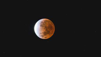 Total lunar eclipse 2022: When and where you can watch it this weekend - fox29.com - Los Angeles - state Texas - Austin, state Texas