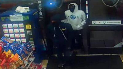 Police: Two suspects wanted for 2 separate robberies at a South Philadelphia 7-Eleven - fox29.com