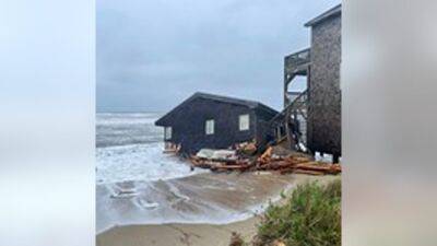 North Carolina beach houses collapse into ocean amid coastal flooding - fox29.com - state North Carolina - state Oklahoma
