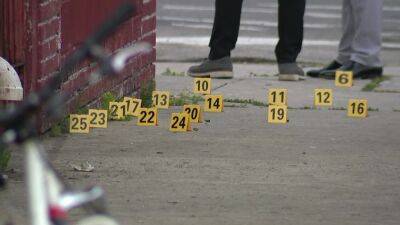 Police: Daytime triple shooting in Philadelphia leaves 2 in critical condition - fox29.com - city Philadelphia