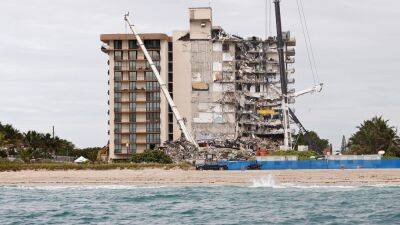 Surfside condo building collapse survivors, victims' families reach $997 million settlement - fox29.com - New York - state Florida - county Miami-Dade